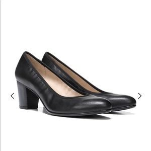 Never Worn Black Work Heels - Size 7M